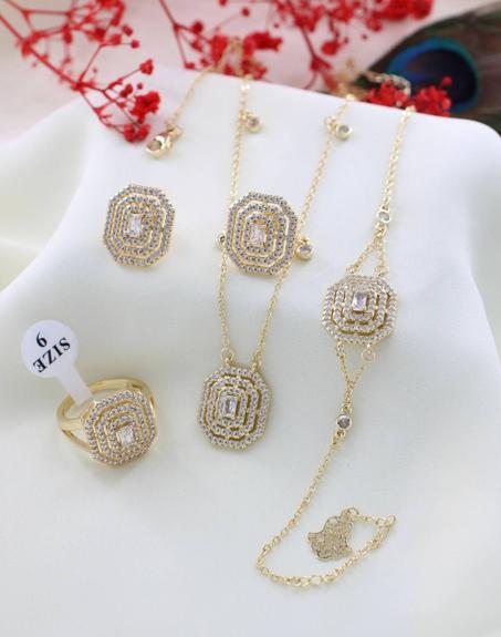 أطقم فاخرة أنصومبل تليق بأناقتك