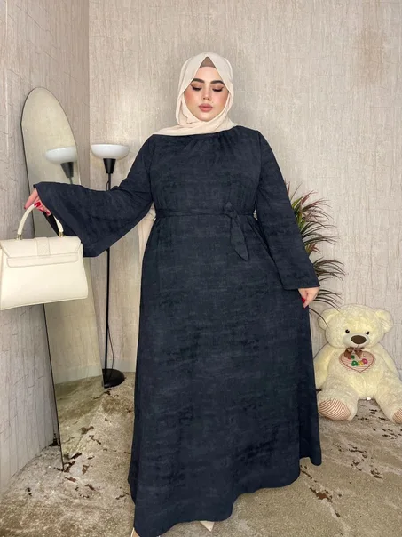 كسوة لون أسود