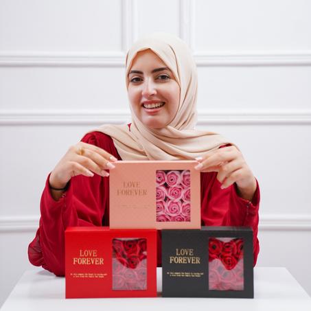 سنسلة محارة + لؤلؤة مع علبة ورد