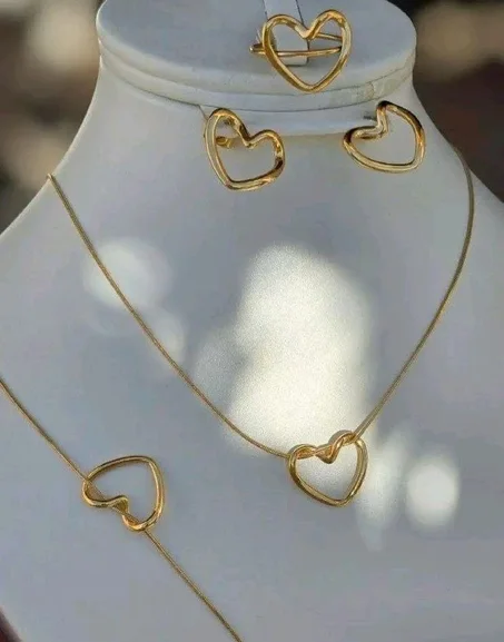 طقم القلوب الأنيق ❤️ | ستانلس ستيل