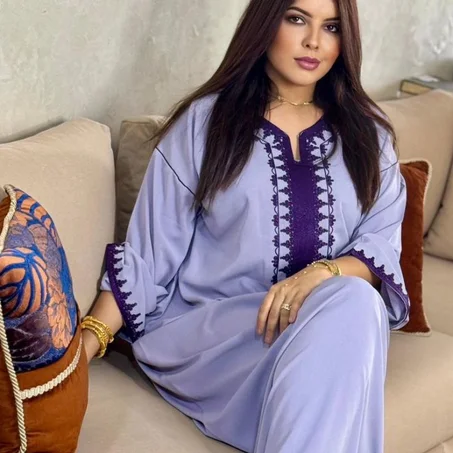 كوني نجمة⭐وسط عائلتك مع قفطان مطروز يمنحك الفخامة والأناقة في كل مناسبة🤩 سارعو بالطلب👇🏻قبل نفاذ الكمية⏳
