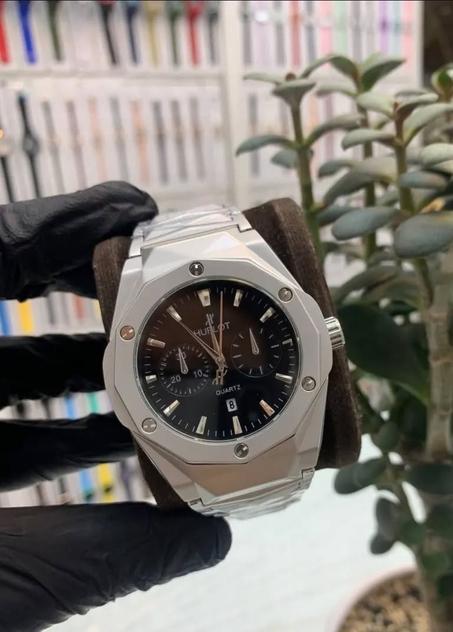 HUBLOT GRIS TABLEAU NOIR