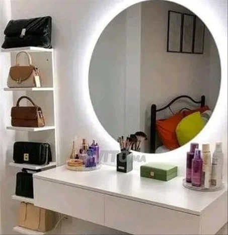طاولة تجميل عصرية