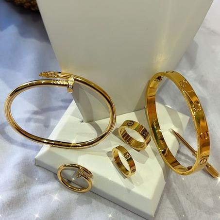 2 سوار+ 2 وخاتم من acier inoxydable.. يلمعو كأنهم ذهب حقيقي!