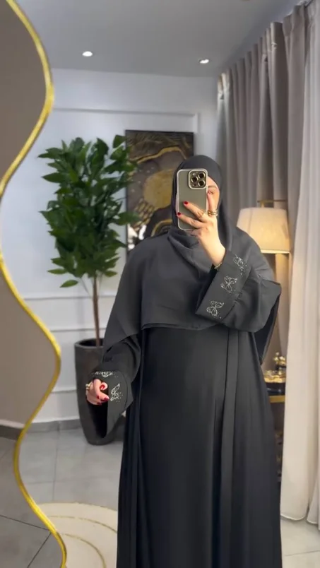 عباية من قطعتين
