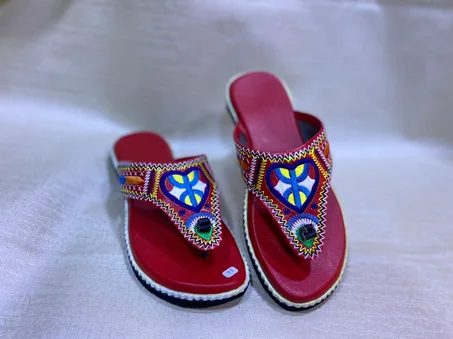 صباعية مطروزة