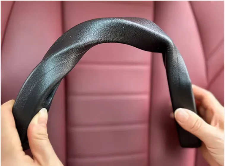 Fini les objets qui tombent entre les sièges. ✅ Installation facile • 🚗 Compatible avec la plupart des véhicules 📦LIVRAISON GRATUITE PARTOUT A DAKAR