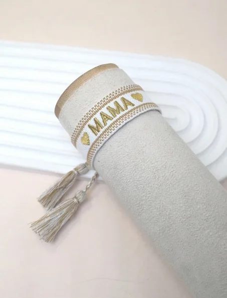 Bracelet “Mama” – Doux, symbolique & plein d’amour 💗
