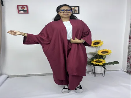 🧕 طقم أنيق بغطاء (Cape) من قماش اللينين الفاخر