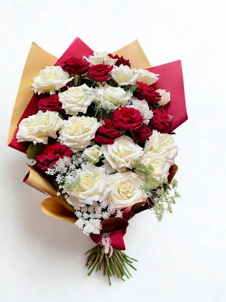 ❤️ Bouquet “Rouge & Blanc Étoilé