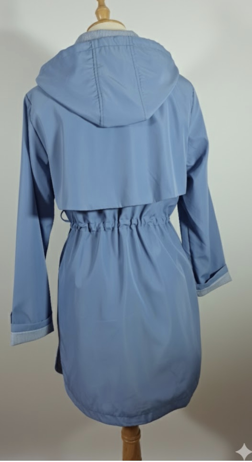 معطف أزرق سماوي