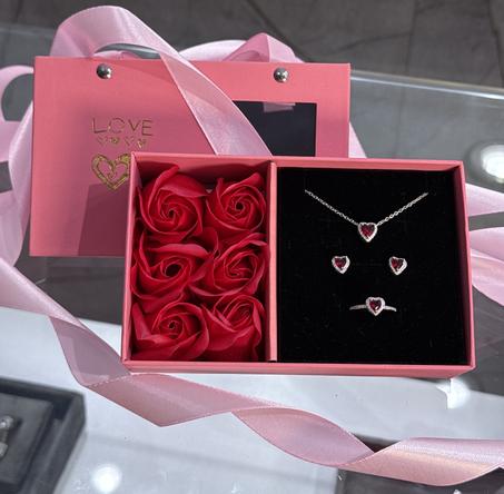 Coffret Cœur d’Amour – Parure Rouge Étincelante