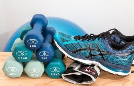 الرياضة والتخييم