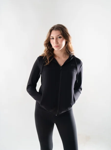 veste de sport pour femme couleur noir