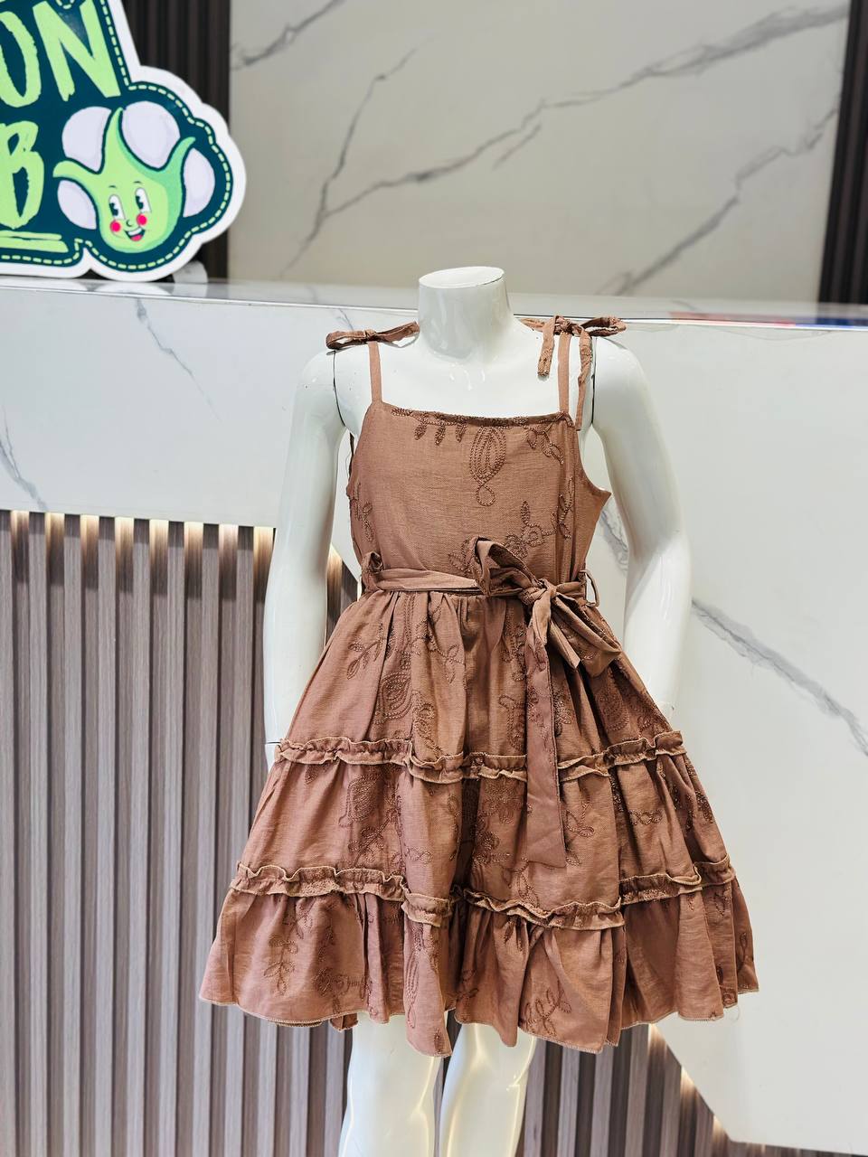 ROBE R_109