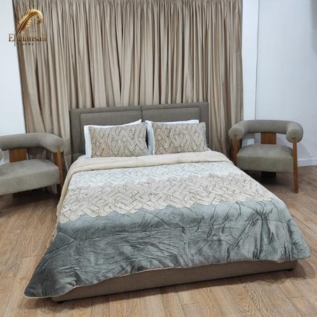 COUVRE-LIT / MILA ROSA