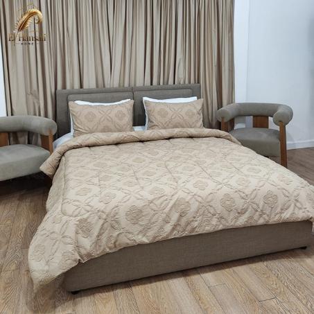 COUVRE-LIT / KARAMELO