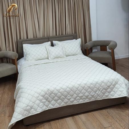 COUVRE-LIT / ROYAL HOME