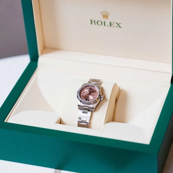 𝐀𝐕𝐄𝐂 𝐂𝐎𝐅𝐅𝐑𝐄𝐓 F