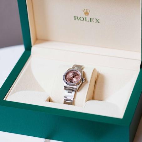 𝐀𝐕𝐄𝐂 𝐂𝐎𝐅𝐅𝐑𝐄𝐓 F