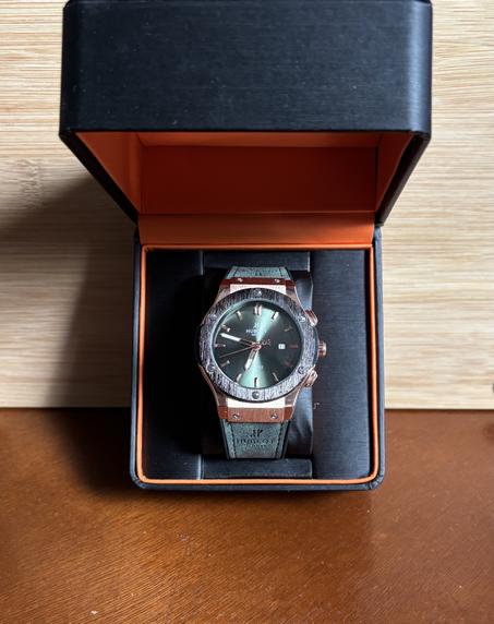 𝐇𝐔𝐁𝐋𝐎𝐓 𝐕𝐄𝐑𝐓