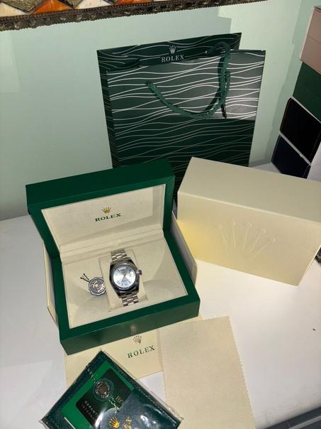 𝐑𝐎𝐋𝐄𝐗 𝐍𝐢𝐛𝐨𝐬𝐢 𝐰𝐡𝐢𝐭𝐞