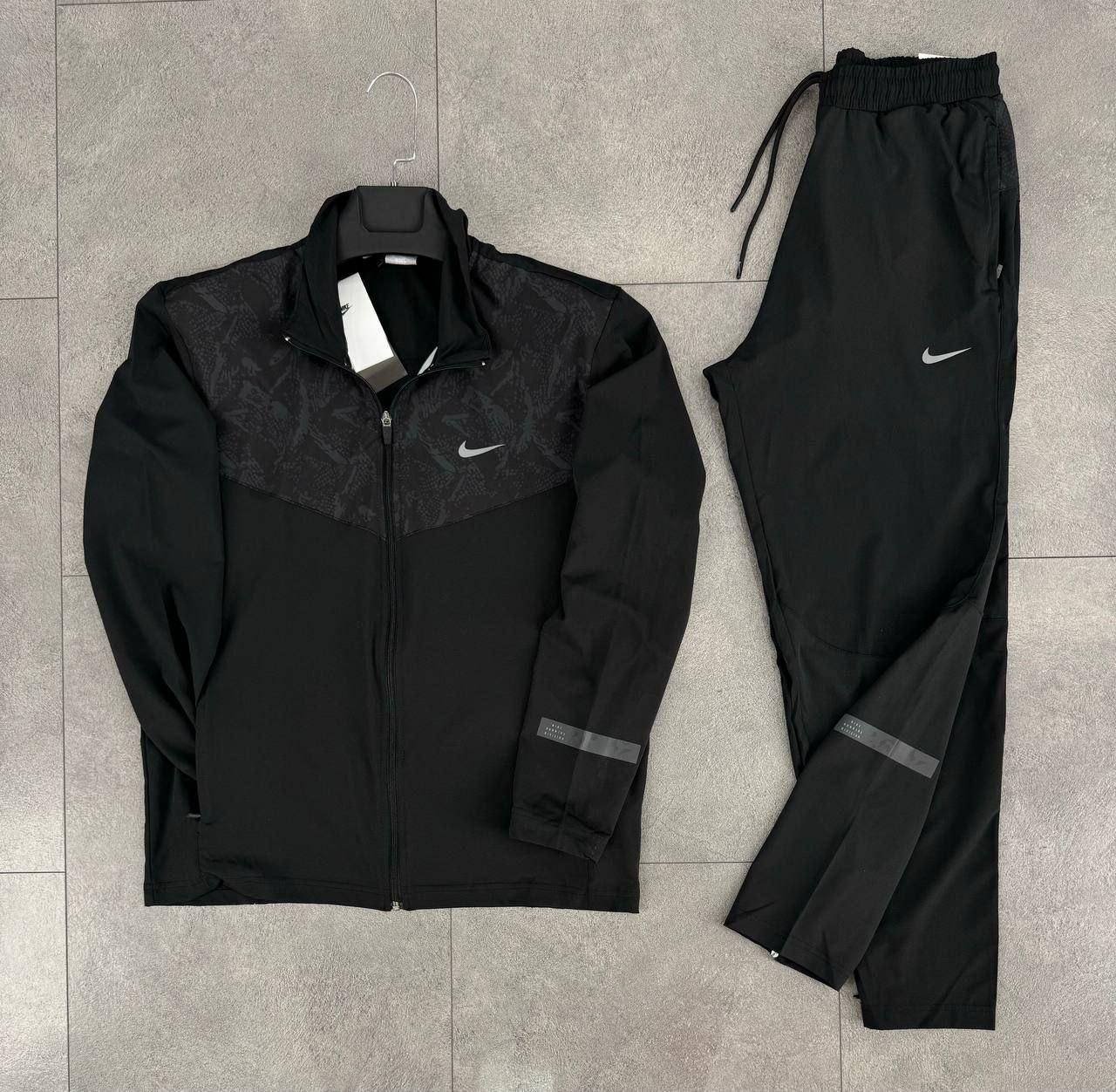 Nike Tech
