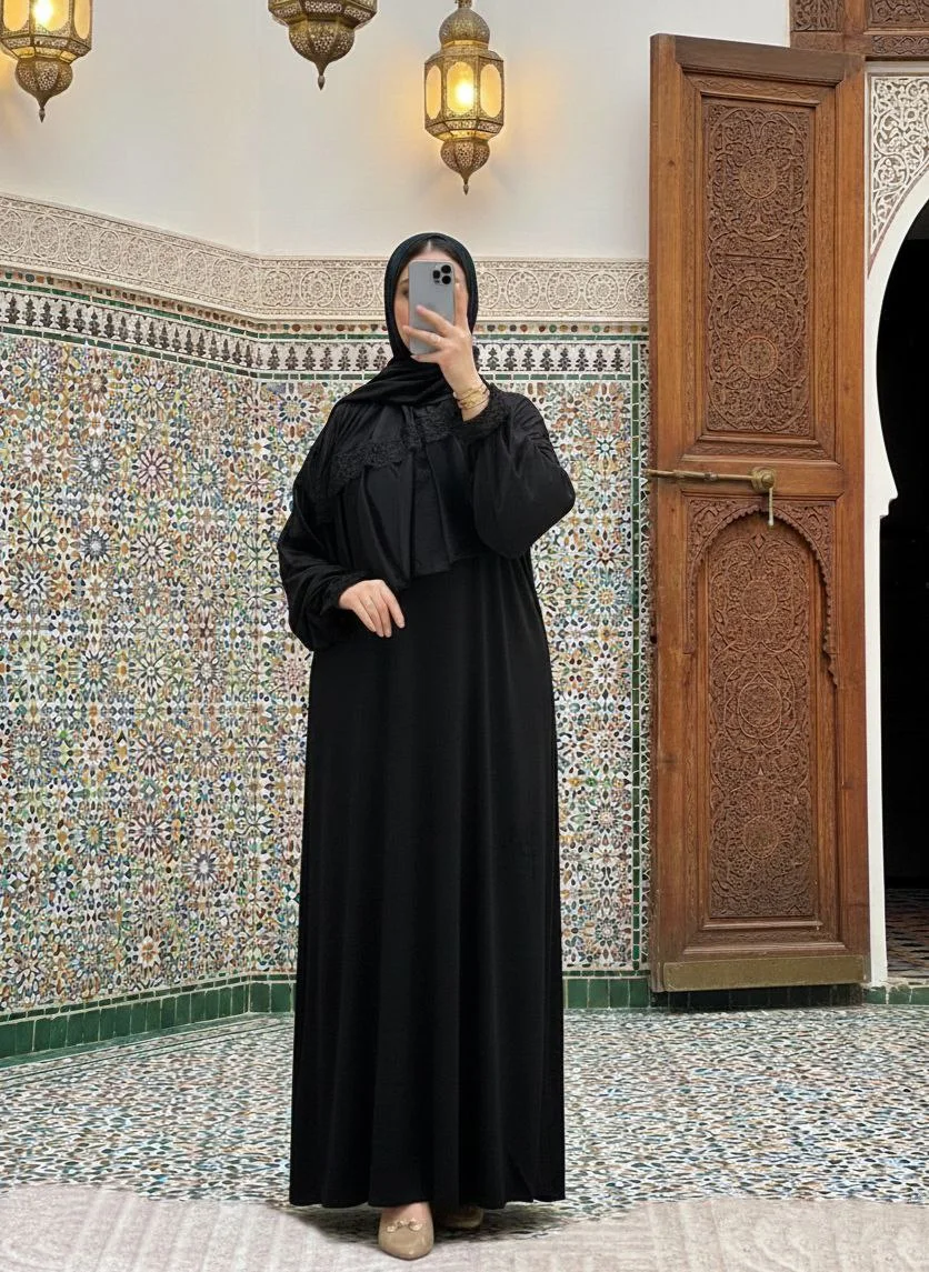 عباية موبرة أنيقة للصلاة والخروج مع شال متناغم