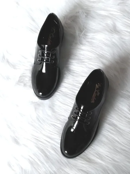 حذاء نسوي انيق