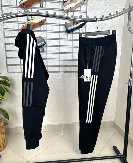 Ensemble ADD Noir avec Trois Bandes Blanches & Grises 2025