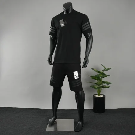Ensemble Adds Classic Sportswear – noir 2025 (copy) (copy)