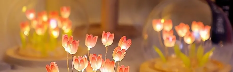 Fleur enchantée d'un réalisme saisissant et qui ne se fane jamais, une fleur de verre symbolisant l'amour.