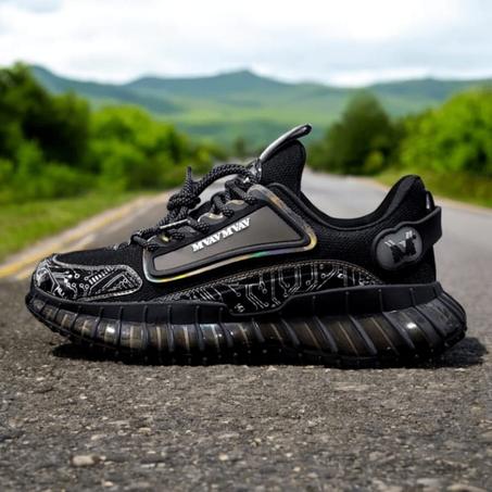 حذاء رياضي عصري بتصميم فريد