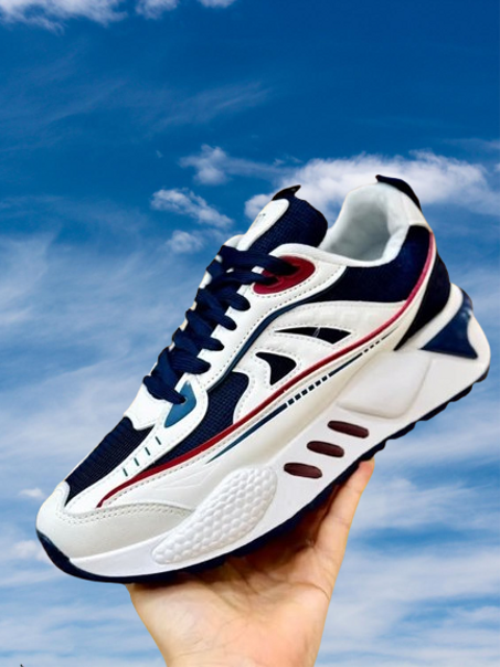 هل تبحث عن حذاء يجمع بين الأناقة العصرية والراحة الفائقة؟ إليك حذاء Scarpa الجديد، الرفيق المثالي لكل مغامراتك اليومية!