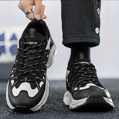 حذاء رياضي عصري وأنيق للرجل العصري