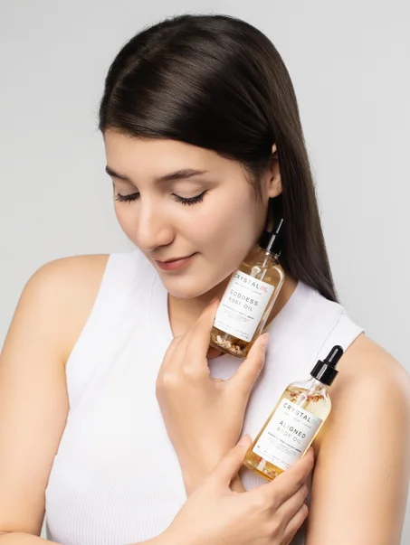 احصلي على مجموعة متكاملة من العطور والهدايا والسكارف… كل ذلك بسعر واحد فقط