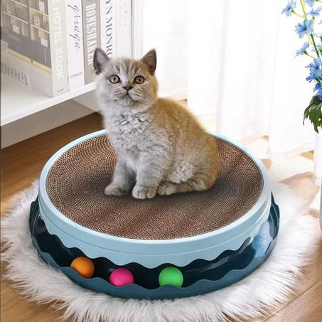 Jouet Interactif 3 en 1 pour Chat – Griffoir en Carton, Balles Colorées et Herbe à Chat