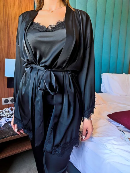 Ensemble 5 pièces (Noir/Blanc) + nuisettes et livraison gratuite 😍😍 (مليون و ميتين)