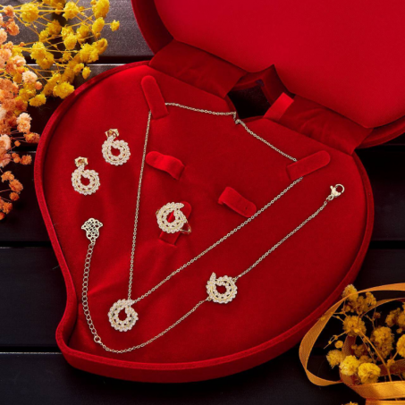 Ensemble de 4 pièces : collier + bracelet + bague + boucles d'oreilles