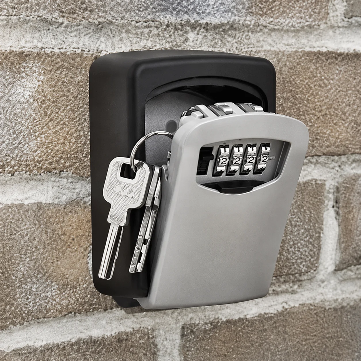Outdoor key lock box with combination
