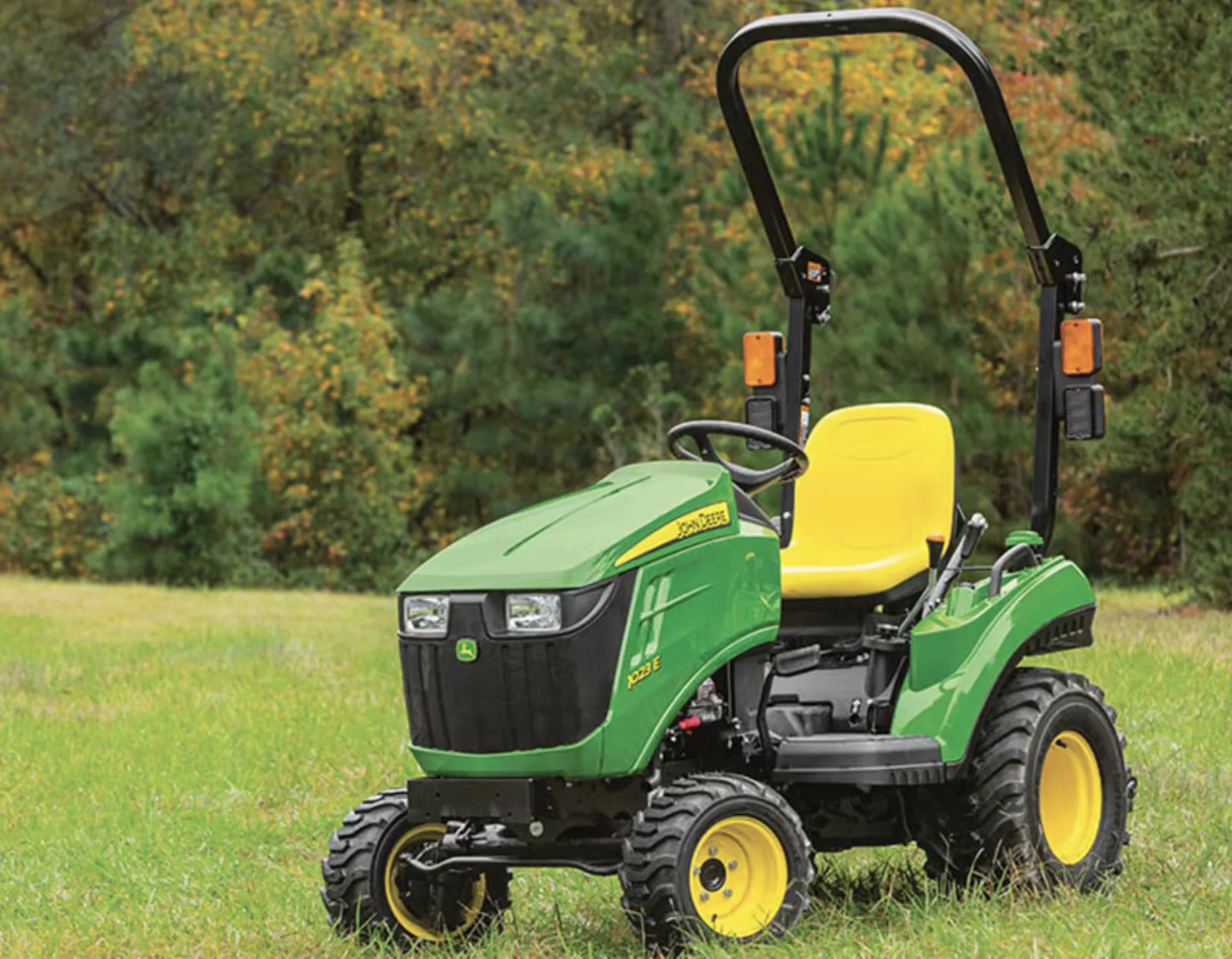 1023E Sub-Compact Tractor