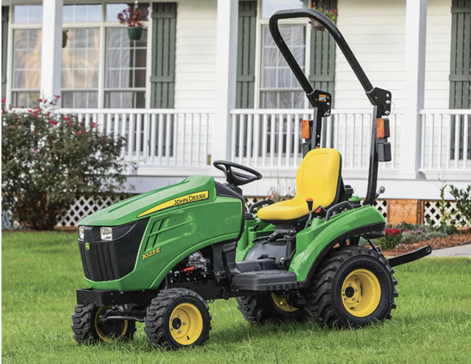 1023E Sub-Compact Tractor