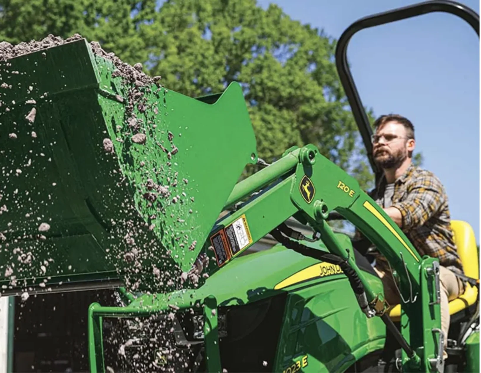 1023E Sub-Compact Tractor