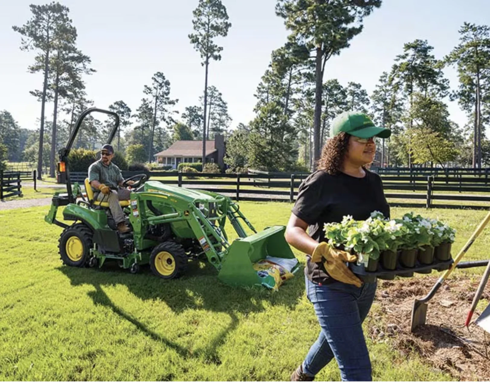 1023E Sub-Compact Tractor