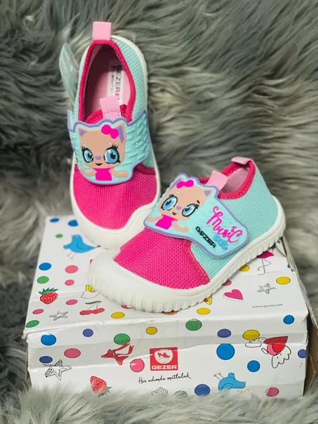 Chaussures confortables pour petite fille