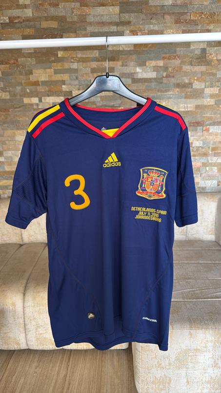 Spain 2010 Piqué (final WC)