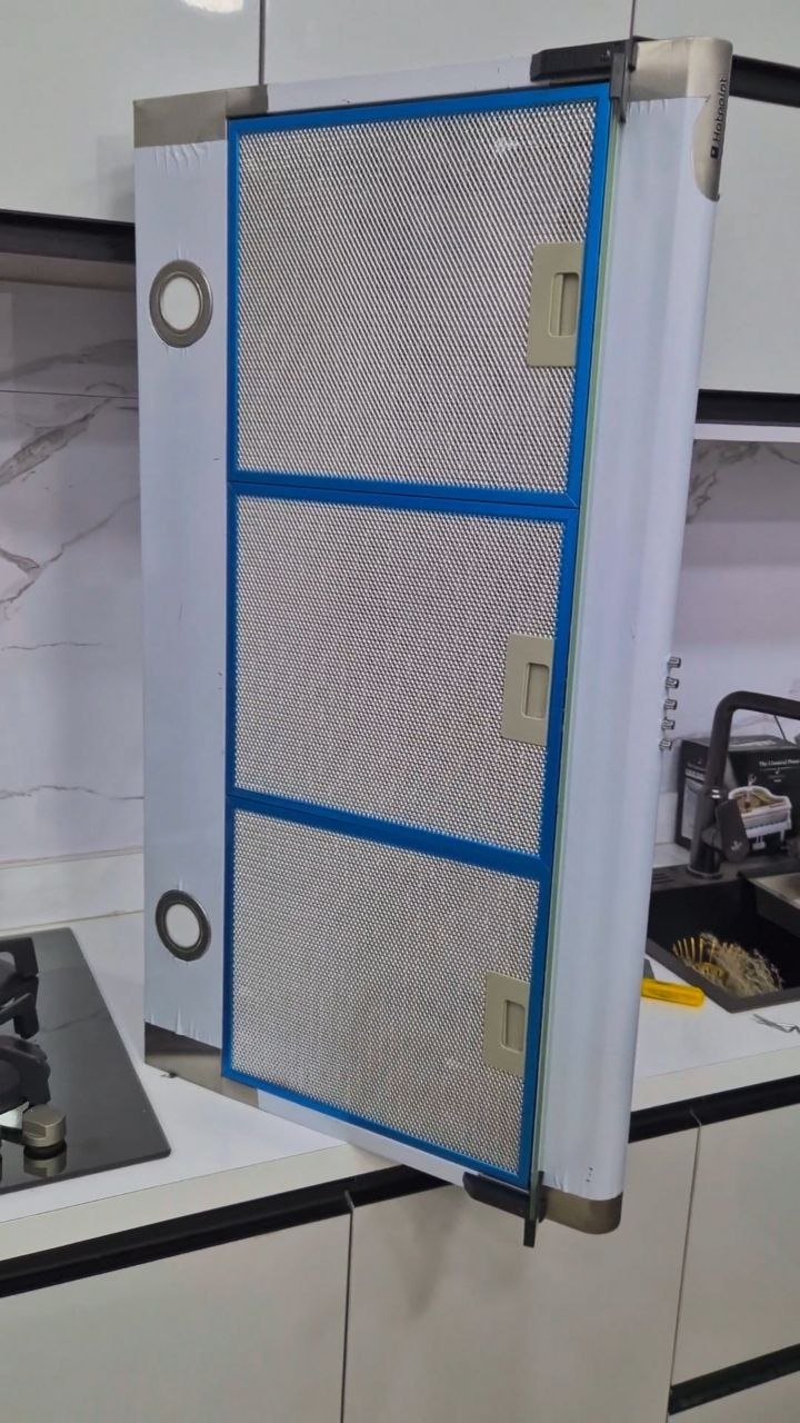 Hotte Encastrable Moderne (HotPoin Ariston)