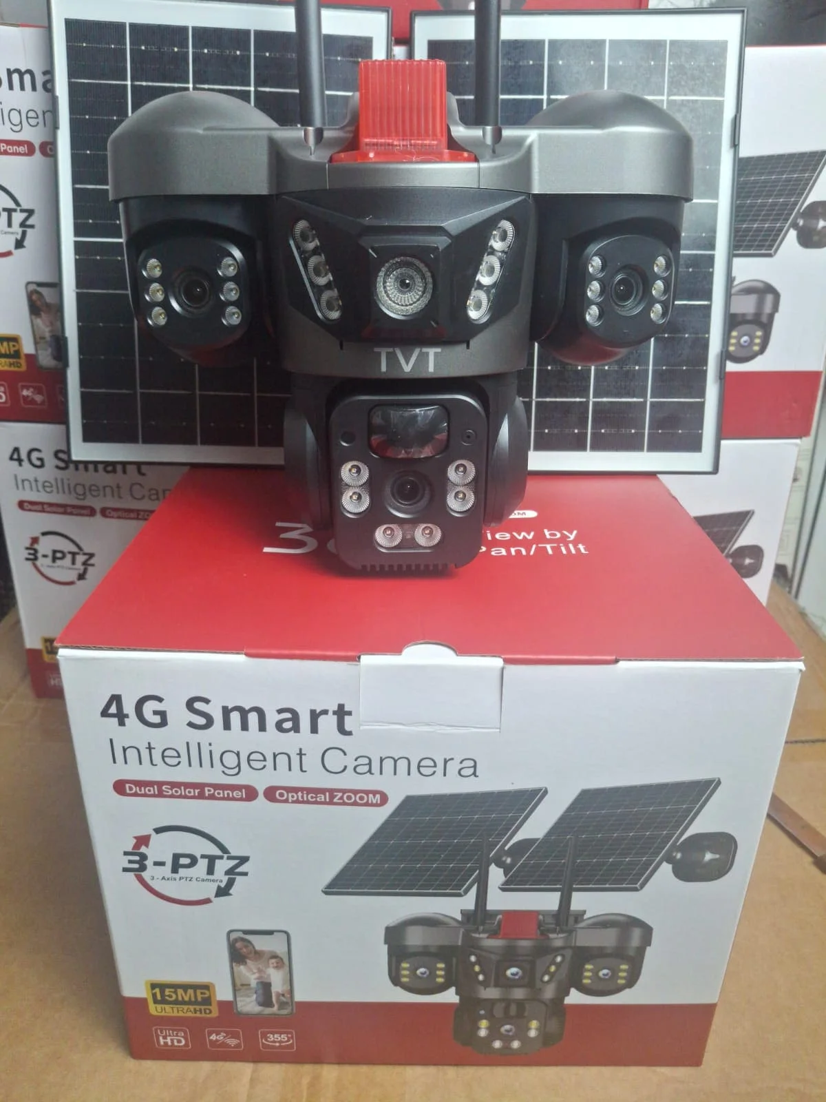 كاميرا مراقبة ثلاثية العدسات برؤية ليلية مع لوحين شمسيين 15MP