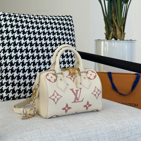 LV Speedy Bandoulière 20 Bag
