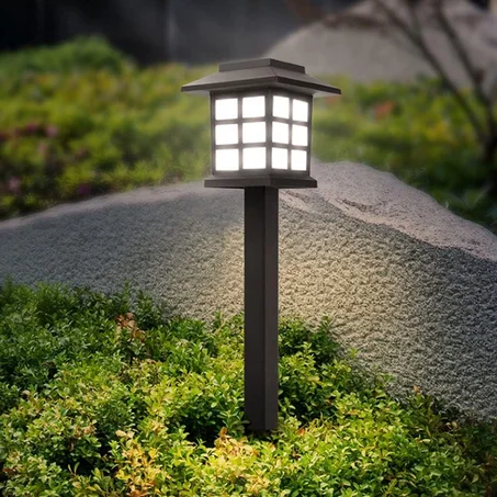 مصباح حديقة شمسي LED بتصميم كلاسيكي